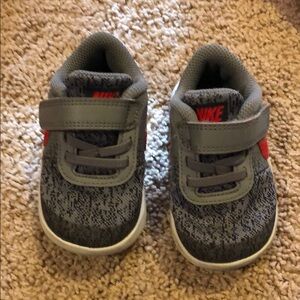 Toddler Nike Gray and Red Sneakers
